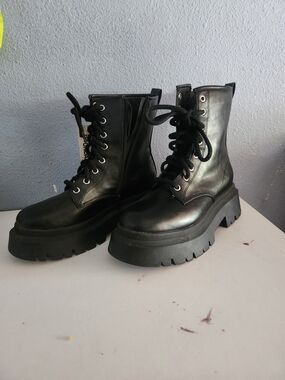 No Boundaries Black Chunky Lace-Up Platform Boots